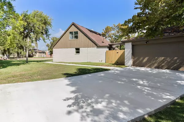 Richwood, TX 77531,257 Briarcreek ST