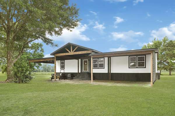 141 County Road 140, Liberty, TX 77575