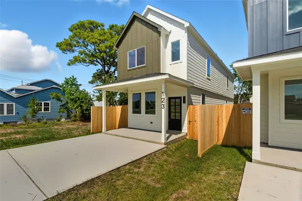 123 S Virginia AVE, La Porte, TX 77571