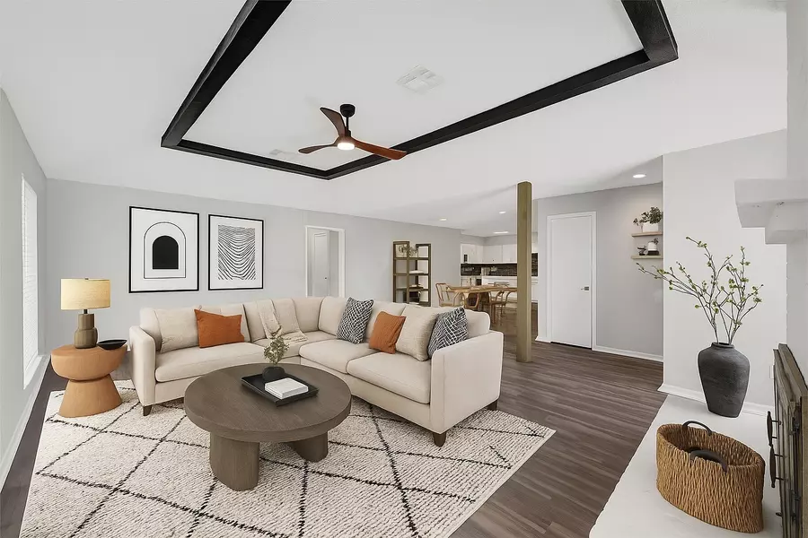 6211 Linnhaven DR, Houston, TX 77072