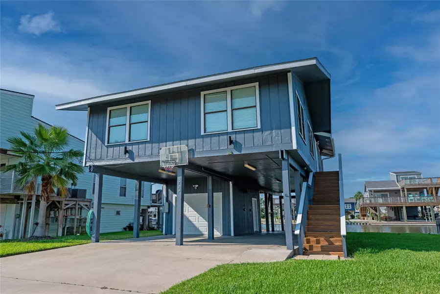 4729 Jolly Roger RD, Jamaica Beach, TX 77554