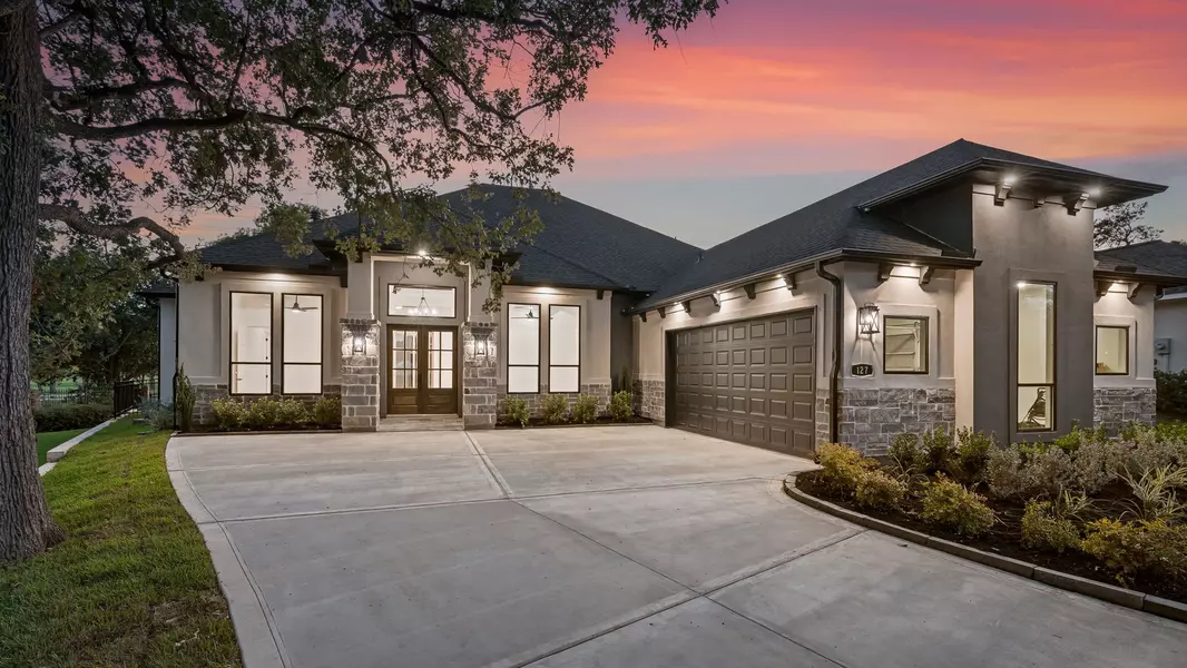 127 Brookgreen Circle, Montgomery, TX 77356