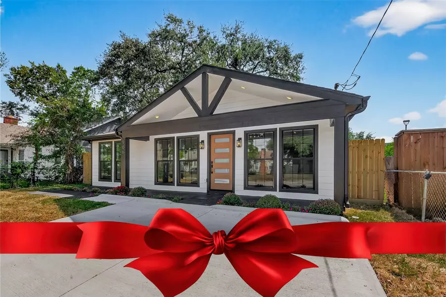 906 Eleanor ST, Houston, TX 77009