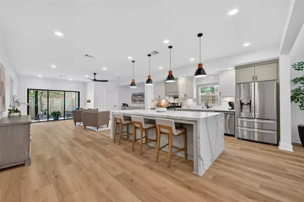 Houston, TX 77009,906 Eleanor ST