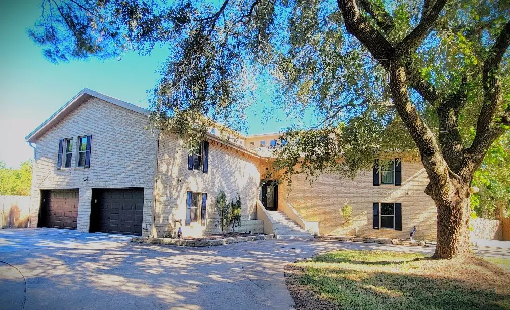 Dickinson, TX 77539,4017 Lovers LN