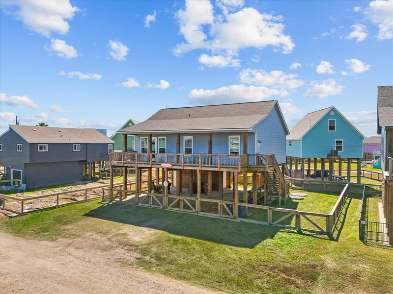 1922 Blue Water HWY, Surfside Beach, TX 77541