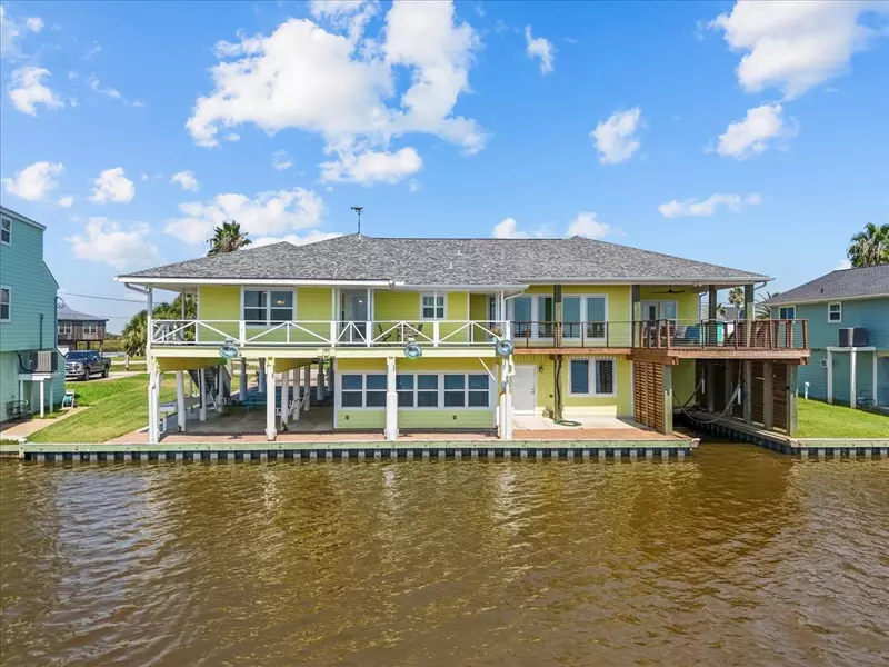 6 Trout Ln, Freeport, TX 77541