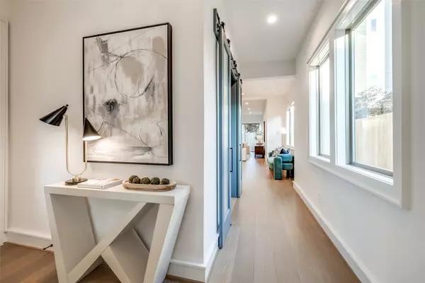 Houston, TX 77006,2213 WHITNEY ST