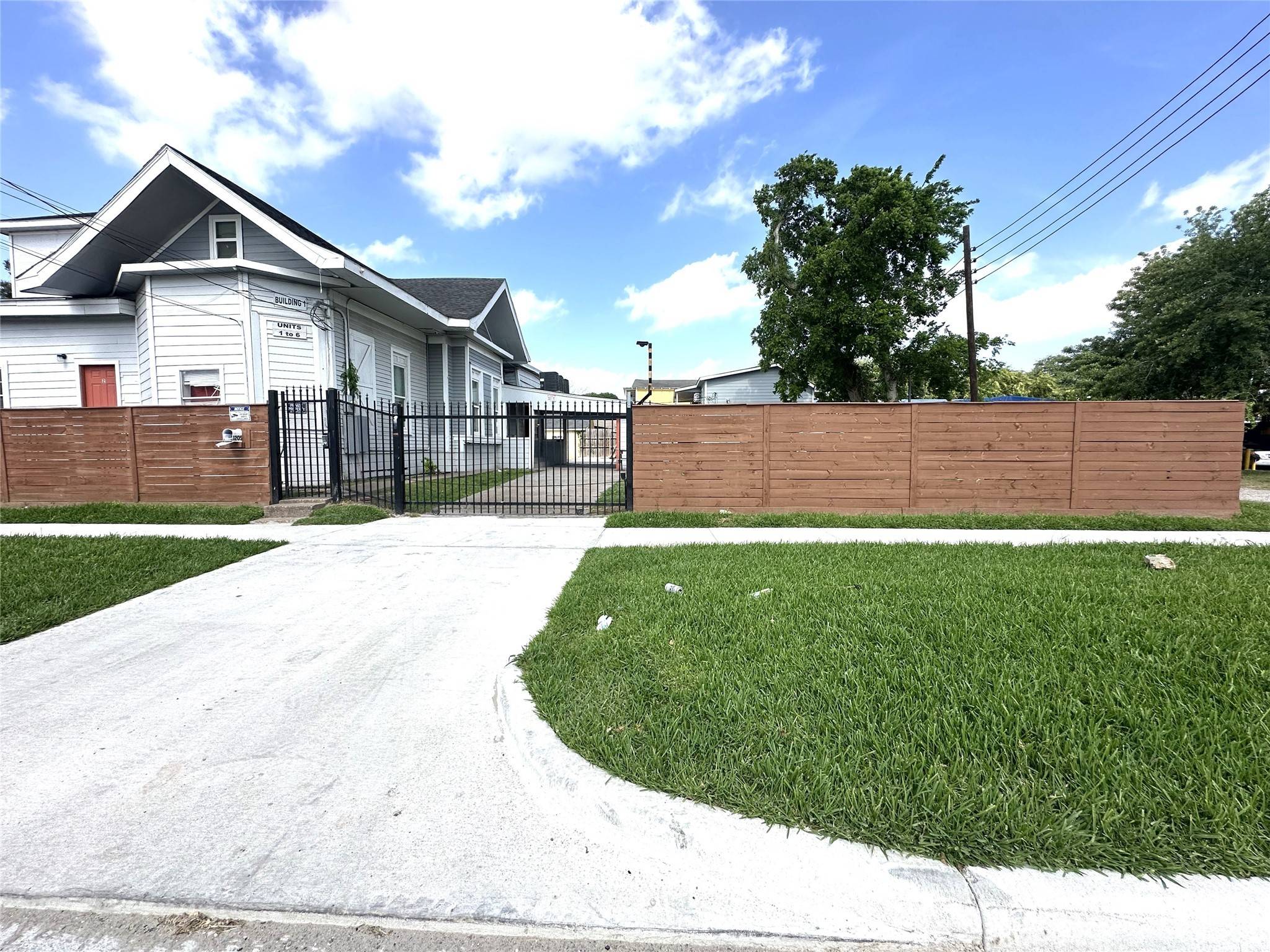 120 79th ST, Houston, TX 77012