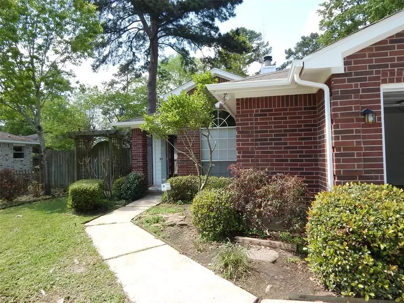 435 Paradise LN, Montgomery, TX 77356