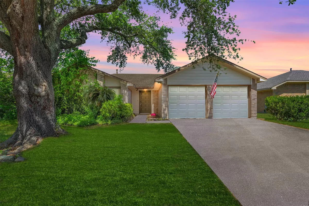 Webster, TX 77598,331 Capehill DR