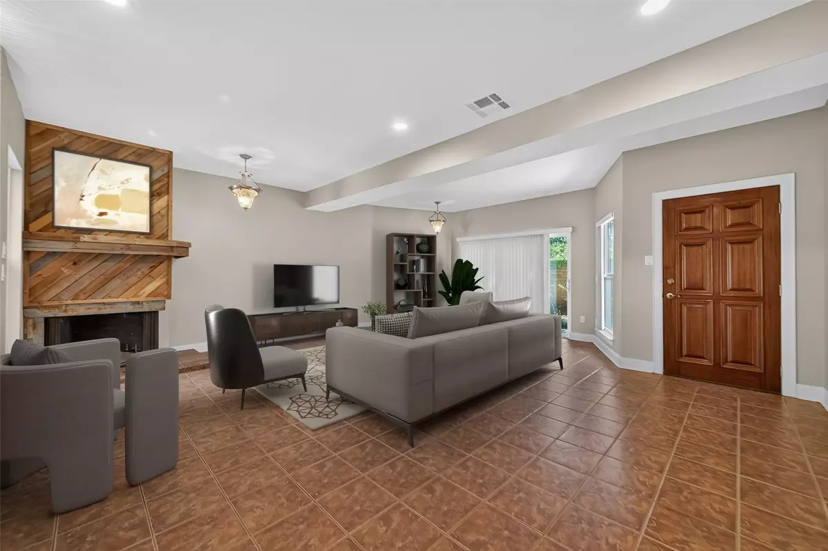 Houston, TX 77024,12625 Memorial DR #17