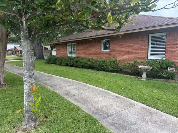 Houston, TX 77055,2123 Ridgecrest DR