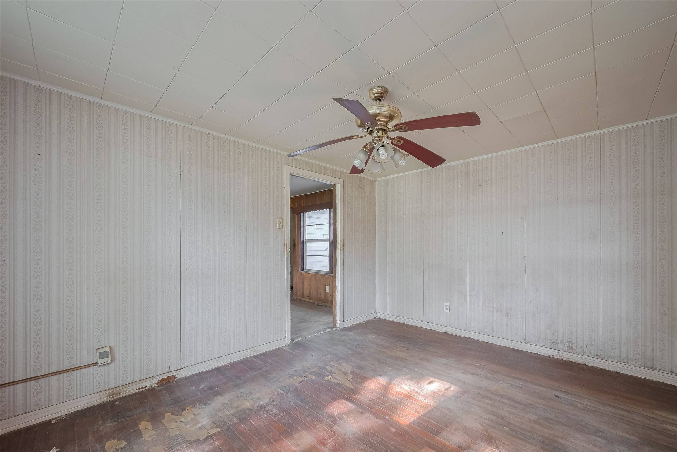 Houston, TX 77038,13326 Sundale RD