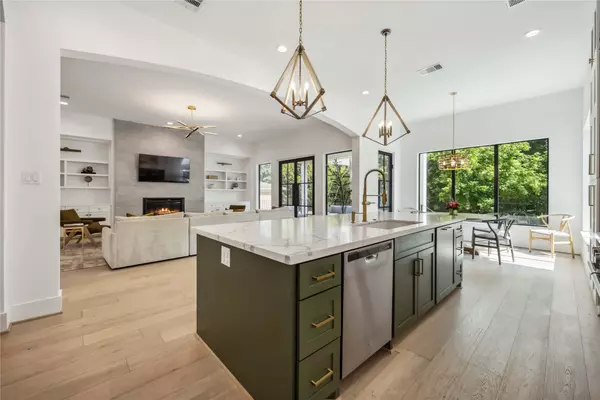 Houston, TX 77018,1913 Ebony LN