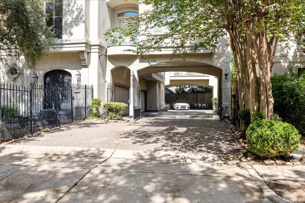 Houston, TX 77006,1614 Norfolk ST #C