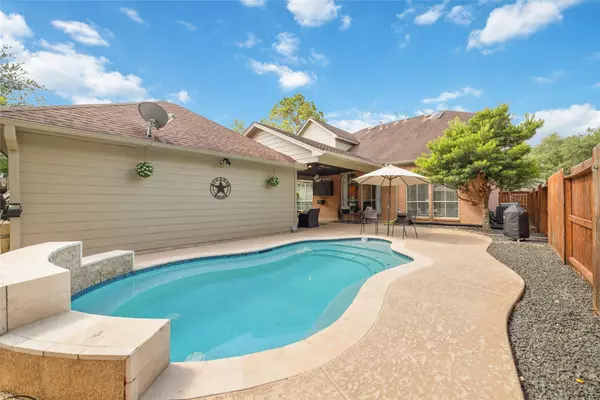 7411 Greatwood Grove DR, Sugar Land, TX 77479