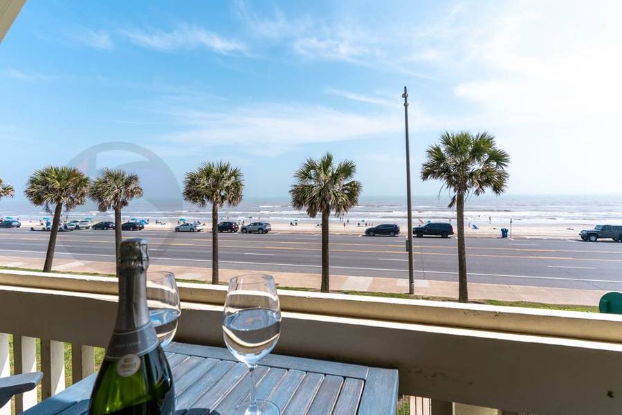 7000 Seawall BLVD #225, Galveston, TX 77551
