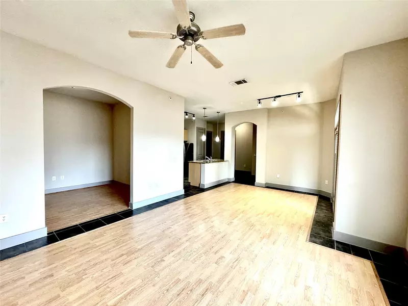3660 Richmond AVE #166, Houston, TX 77046