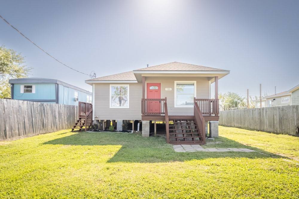 725 10th ST, Dickinson, TX 77539