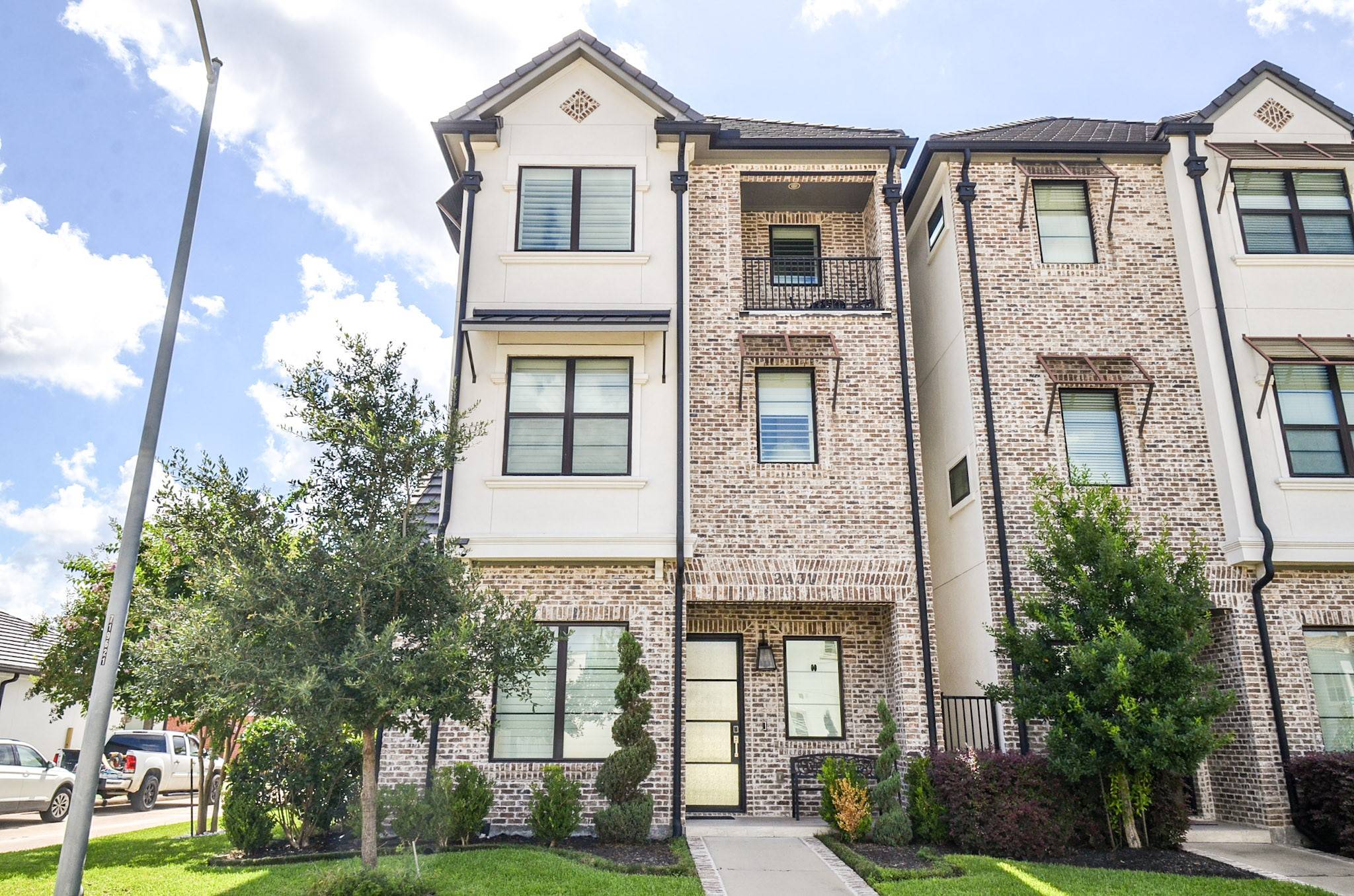 2431 Prairie Hollow LN, Houston, TX 77077