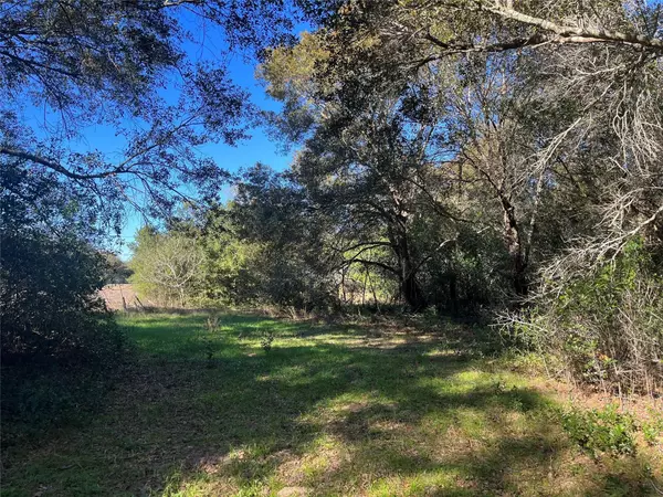 922 Garland LN, Sealy, TX 77474