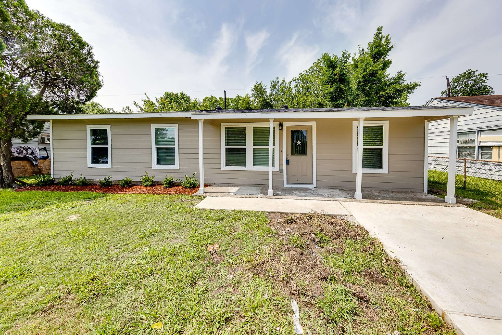 5026 Ridgeway DR,  Houston,  TX 77033