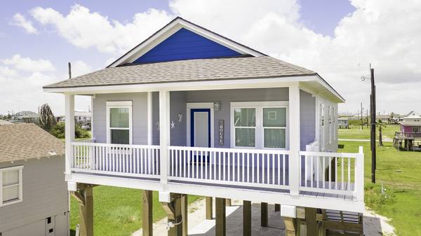 1014 Fort Velasco DR, Surfside Beach, TX 77541
