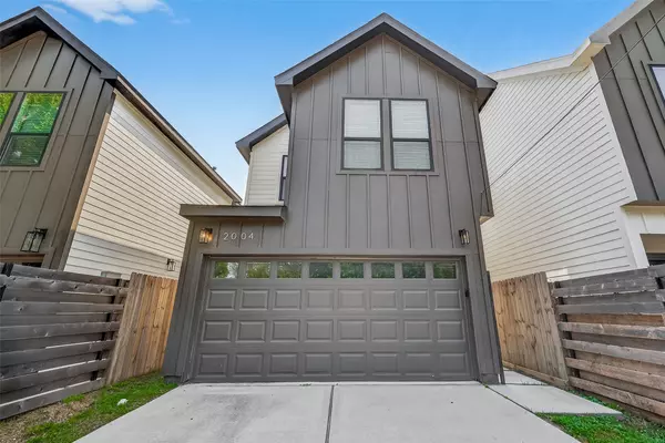 2004 Worms ST, Houston, TX 77020