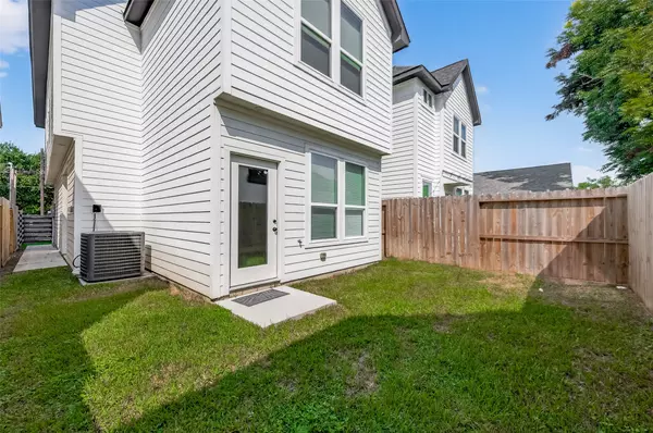 Houston, TX 77020,2004 Worms ST