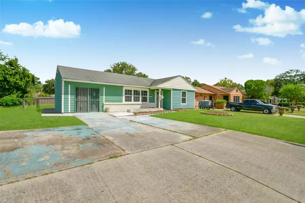 Baytown, TX 77520,1902 W Gulf ST