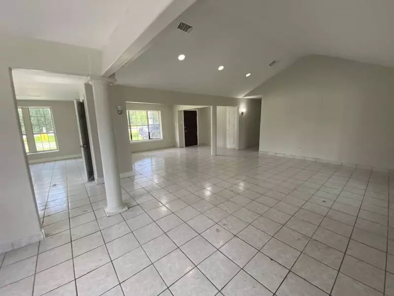 6121 Perth ST, Houston, TX 77048