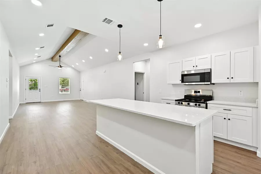 6105 Woodrow ST, Texas City, TX 77591