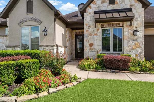 2524 Royal Field LN, Friendswood, TX 77546