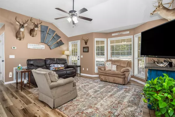 Grapeland, TX 75844,1867 FM 2423