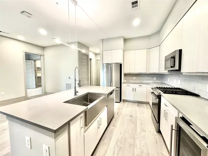 401 W 25th St ST #2325, Houston, TX 77008