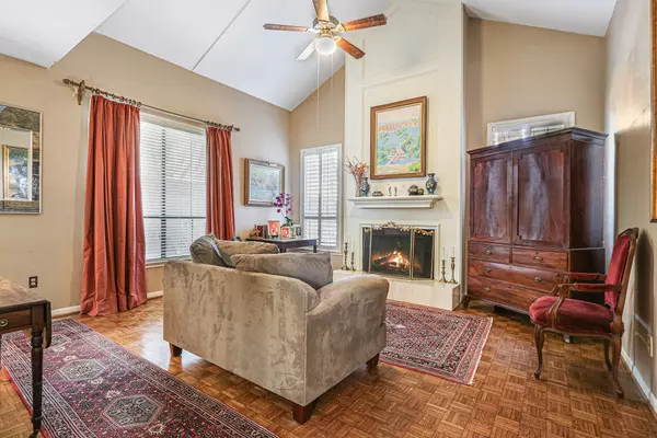 Houston, TX 77057,2606 Nantucket DR