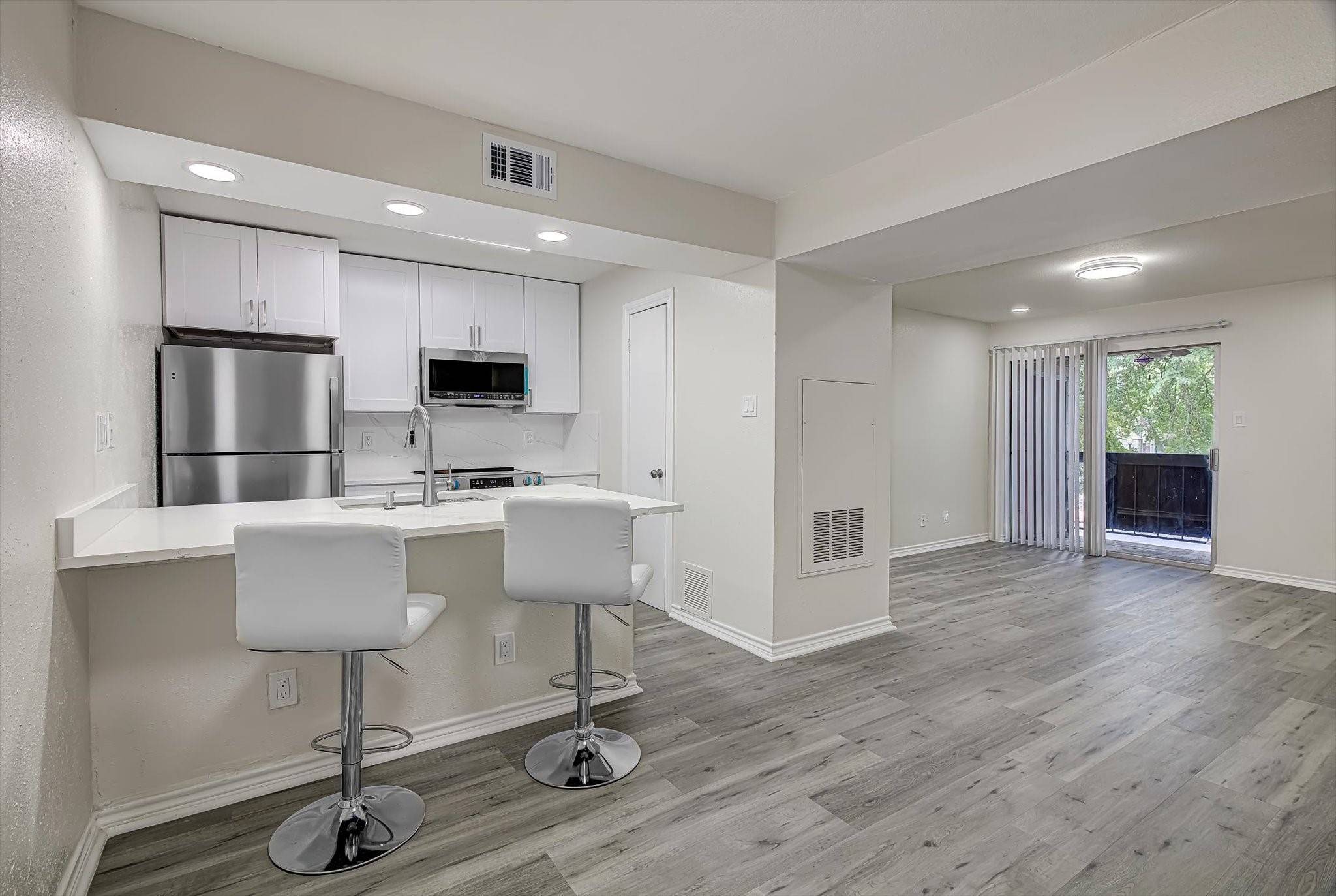 8201 Richmond AVE #10, Houston, TX 77063