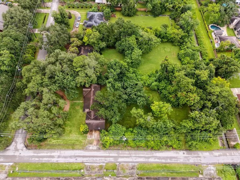 9257 Elizabeth RD, Houston, TX 77055