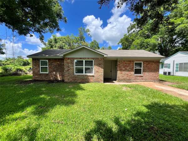1001 Mac DR, Sweeny, TX 77480
