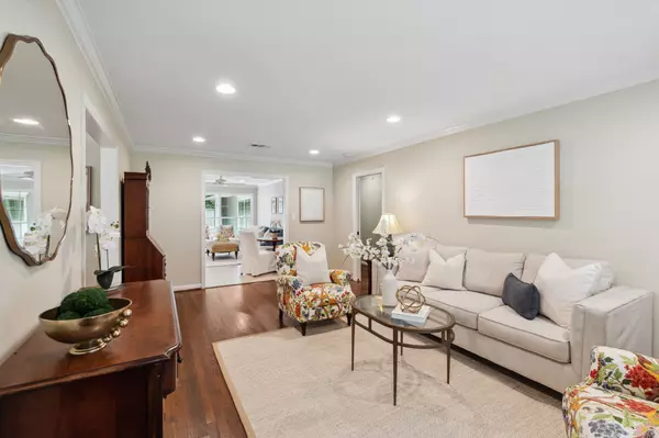 Houston, TX 77018,1570 Sue Barnett DR