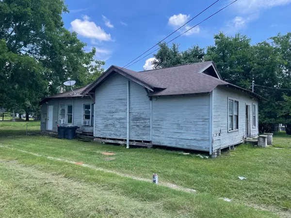 Somerville, TX 77879,338 6th ST