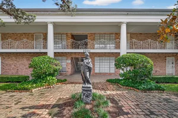 Houston, TX 77057,2201 Fountain View DR #3