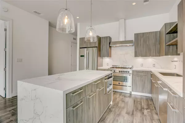 Houston, TX 77002,1211 Caroline ST #906