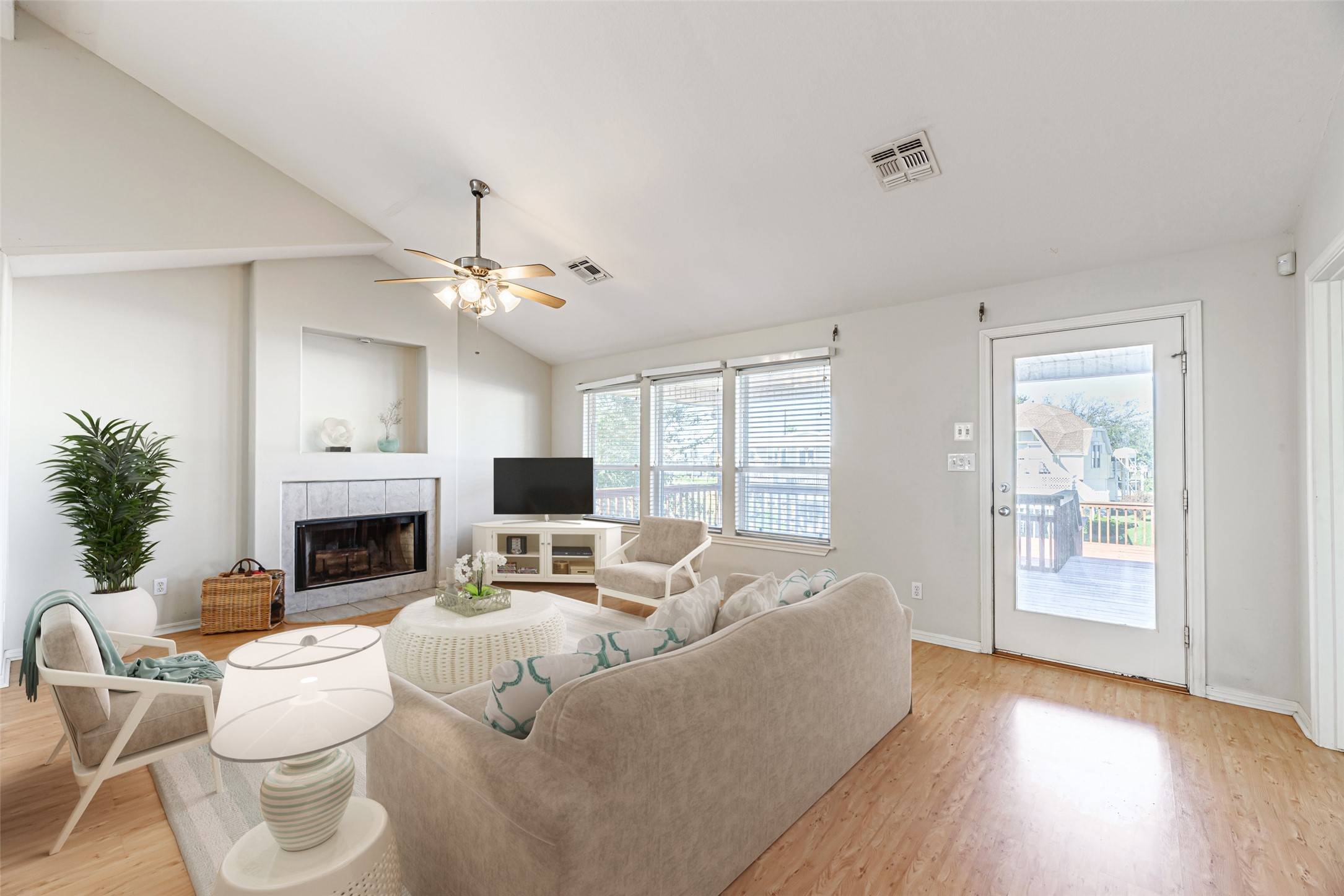 12840 E Camino Famoso, Galveston, TX 77554