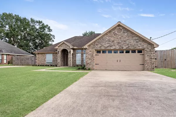 7673 Rosewood DR, Lumberton, TX 77657