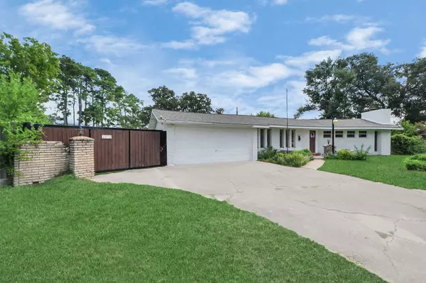 Houston, TX 77043,10214 Moorberry LN