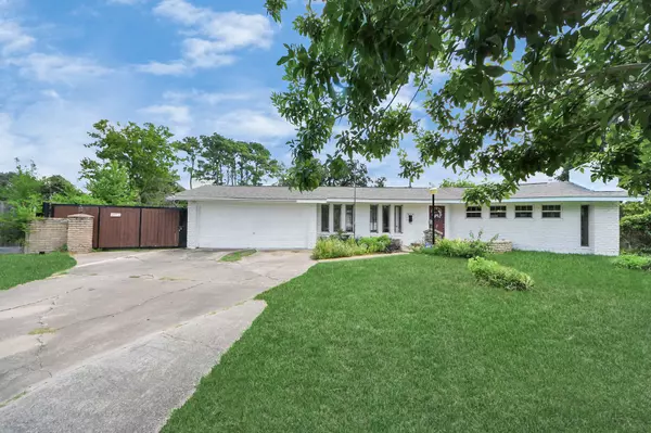 Houston, TX 77043,10214 Moorberry LN