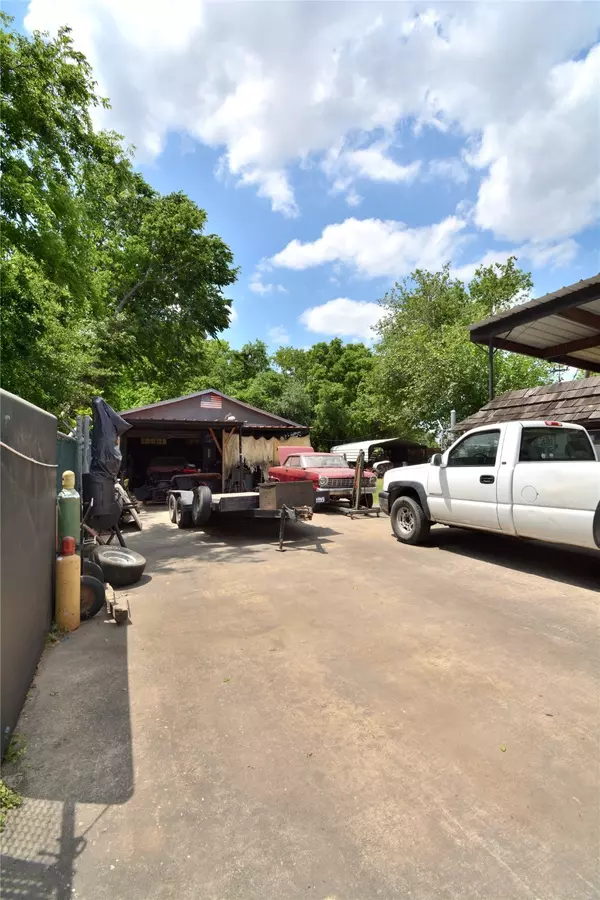 Houston, TX 77060,14629 W Hardy RD