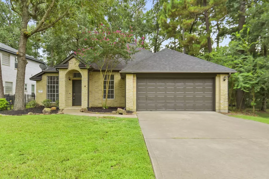 4 Laguna RD, Montgomery, TX 77356